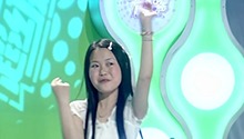 妹子堪称移动表情包