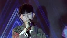 张晓钰霸气领衔众人齐合唱
