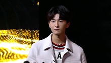 牛骏峰化身神探夏洛克
