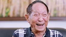 袁隆平献声《在希望的田野上》