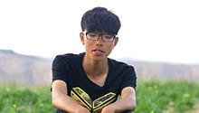 赵瑛昊花生摆摊赚钱狂塞馒头